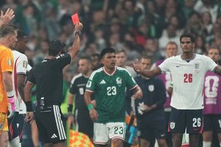 MS fotbal | Dvojí metr od FIFA! Anglie řeší přísný trest pro obránce před čtvrtfinále MS - Sport.cz